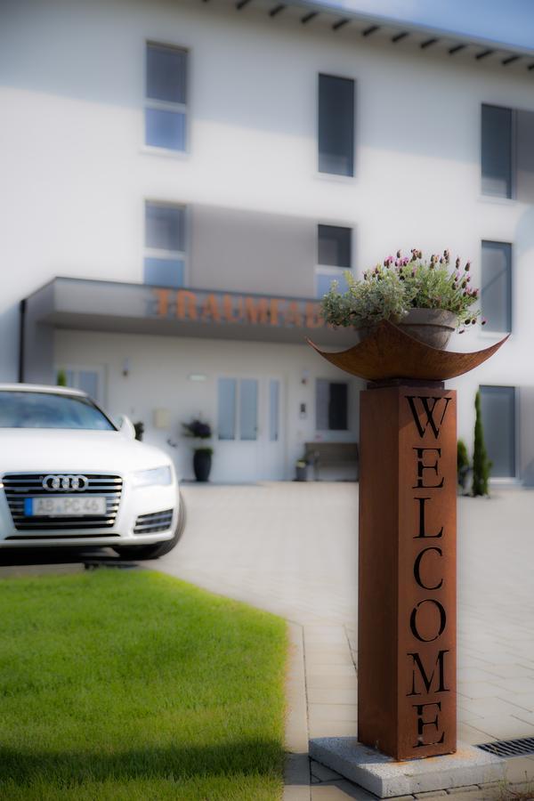 Hotel Traumfabrik Büttelborn Eksteriør billede